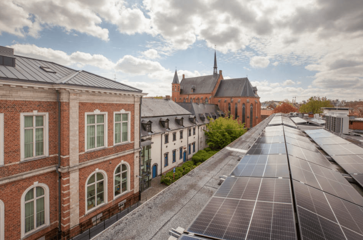 Renovation of installations, hvac, photovoltaic panels for energy efficiency